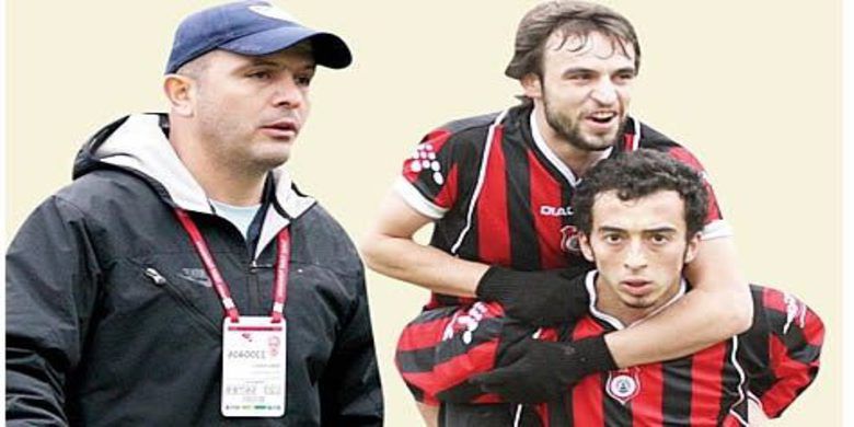 İçerideki Maçlar Çok Önemli - Bafra Belediyespor Teknik Direktörü Sedat Kalaycı, `Play Off Ligi`nde içerde oynadığımız maçları kazanırsak büyük avantaj yakalarız` dedi.