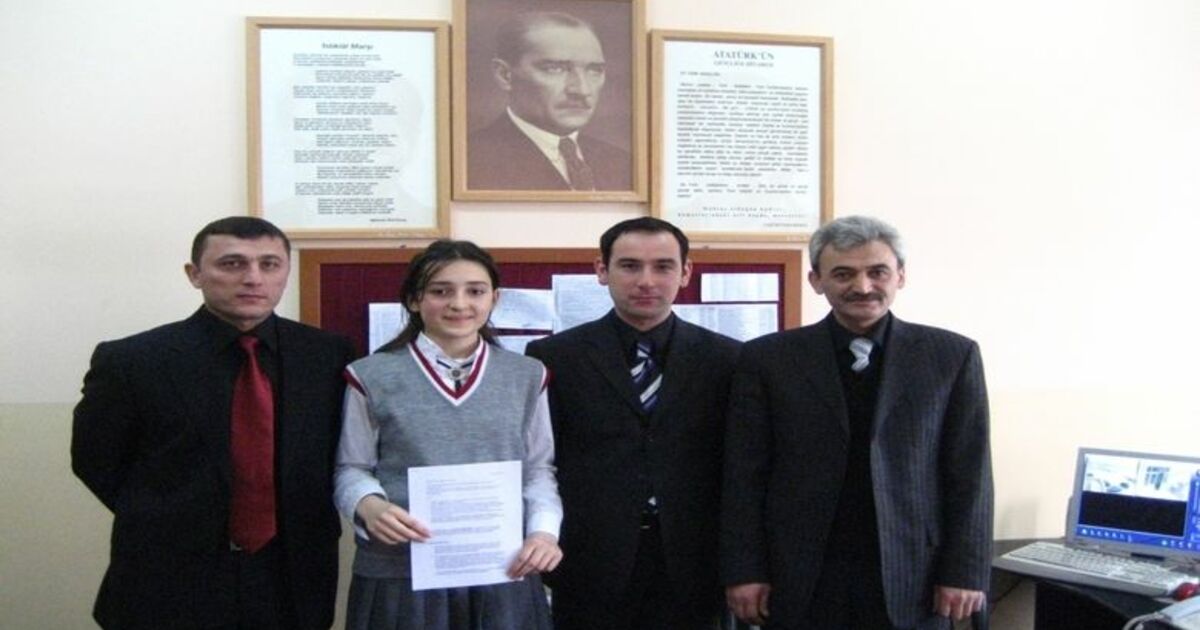 Bafra Altınkaya Anadolu Lisesi'nin Başarısı Bafra Altınkaya Anadolu Lisesi 11 Dil Sınıfı Öğrencisi Merve Han, Amerika'da 1 Yıllık Burslu Eğitim Almaya Hak Kazandı