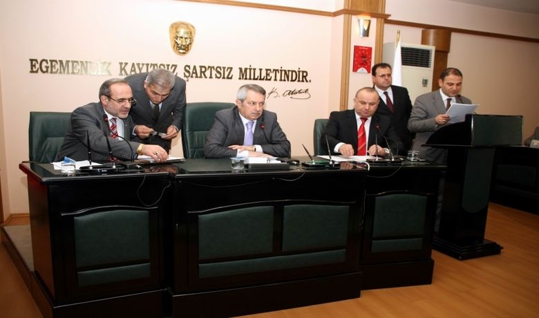 Seçime Giren Belediyeler Meclis Gündeminde - Samsun İl Genel Meclisi'nde, yargı kararı doğrultusunda kapatılmaktan vazgeçilen 8 belediyenin durumu hakkında bilgi verildi.