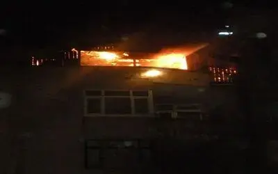Ev Yangınında İtfaiye Eri Yaralandı