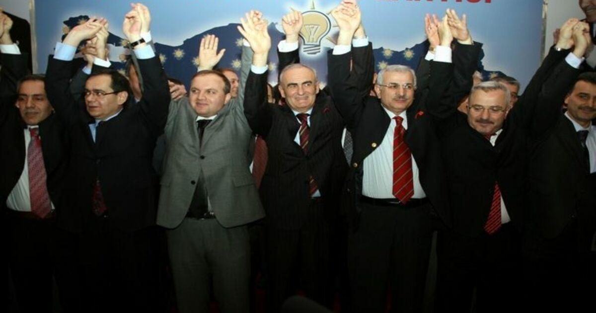 Ak Parti Belediye Başkan Adaylarını Açıkladı Ak Parti Samsun İl Başkanlığı, 17 İlçe Başkan Adayını Açıkladı Aday Açıklama Töreninde Kadınlar, Göbek Atarak Kutlama Yaptı