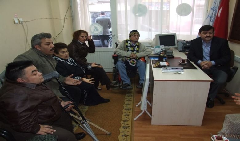 Ortopedik Özürlülerden Başkan Neiş'e Destek - AK Parti tarafından yeniden aday gösterilmeyen Bafra Belediye Başkanı Şükrü Neiş, Ortopedik Özürlüler Federasyonu'nu ziyaret etti.