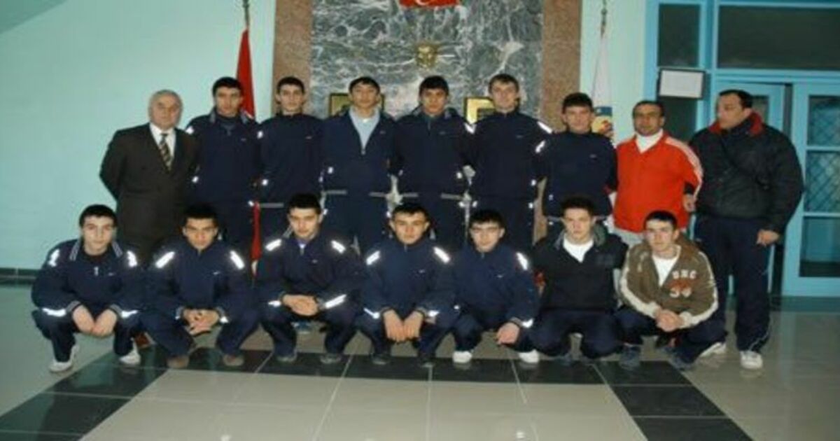 Bafra Lisesi Hentbolda Gruplarda 1. Oldu
