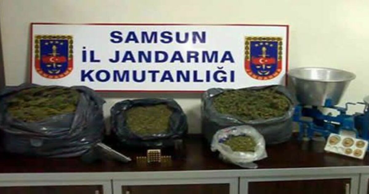 Esrar Ve Tabanca Yakalattılar