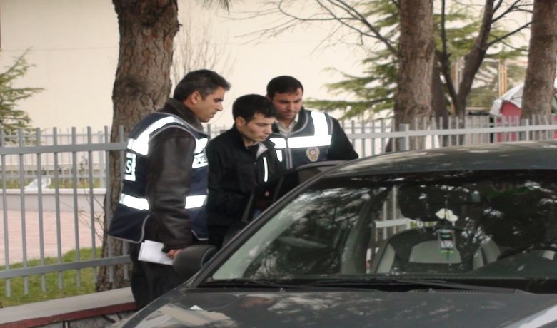 Samsun'da 3 Hırsızlık Zanlısı Yakalandı - Samsun'un Bafra ilçesinde evlerden hırsızlık yaptığı iddia edilen 3 kişi yakalandı.