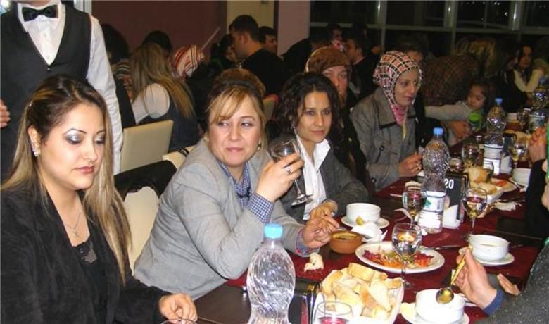 Dündar, Esnafla Buluştu Çarşamba Belediye Başkanı HüseyinDündar: “birçok İlde Olmayan Yatırımları İlçemize Kazandırdık” - Çarşamba Belediye Başkanı Hüseyin Dündar, “Gelişimini tamamlamış birçok ilde dahi bulunmayan Katı Atık Tesisleri ve Atıksu Arıtma Tesisi projelerinin çalışmalarına başladık” dedi.