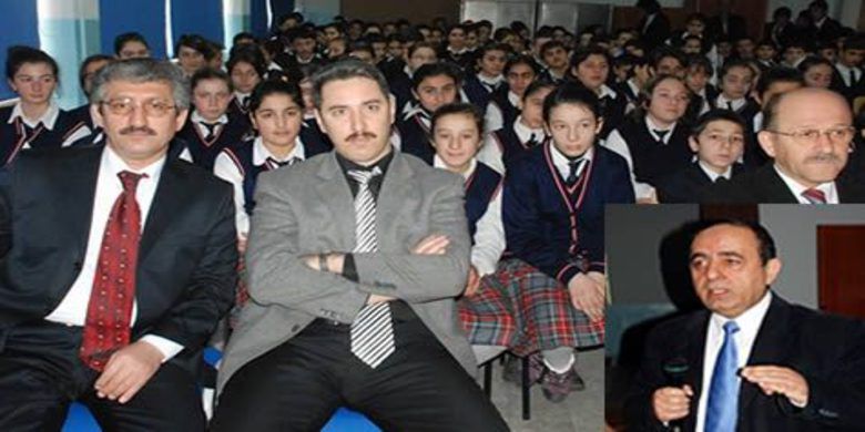Fast-food Gıdalar Sağlığa Zararlı - Samsun Ondokuz Mayıs Üniversitesi (OMÜ) Tıp Fakültesi Çocuk Sağlığı ve Hastalıkları Uzmanı Prof. Dr. Şükrü Arslan, çağın getirdiği en önemli hastalıklarının başında fast-food gıdaların sık tüketilmesi olduğunu söyledi.
