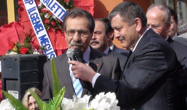 Mhp Bafra Skm'ye Coşkulu Açılış Mhp Bafra Belediye Başkan AdayıHasan Aslan: "30 Mart Sabahı Bafra'da Güneş Bir Başka Doğacak" - Samsun'un Bafra İlçesinde MHP Bafra Belediye Başkan Adayı Hasan Aslan'ın Seçim Koordinasyon Merkezi(SKM) açılışı yapıldı.
