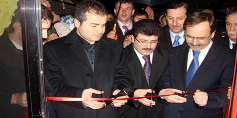 Bafra İçin Dev Projeler - Yerel seçim çalışmalarını Bafra`da sürdüren AK Parti Tanıtım ve Medya Başkan Yardımcısı Samsun Milletvekili Suat Kılıç, yeni döneme yönelik önemli taahhütlerde bulundu.