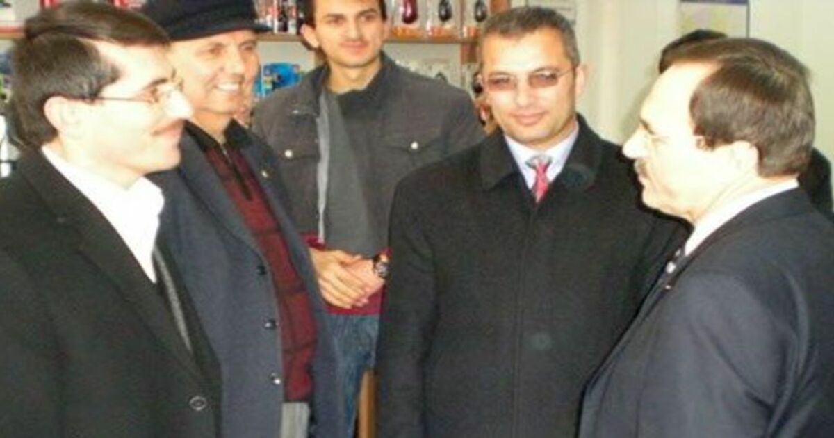 Zihni Şahin Cumhuriyet Mahallesi Esnafını Gezdi