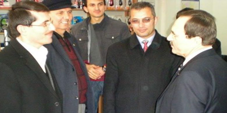 Zihni Şahin Cumhuriyet Mahallesi Esnafını Gezdi - Ak Parti Bafra Belediye Başkan Adayı Zihni Şahin seçim çalışmalarını aralıksız sürdürerek esnaf ziyaretlerine devam ediyor