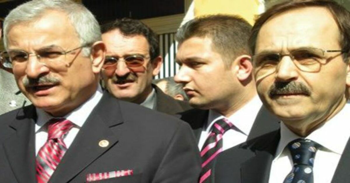 Ahmet Yeni Ve Zihni Şahin Gençlik`te