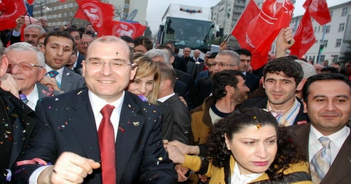 Dp Genel Başkanı Süleyman Soylu: "Televizyonlardan Düello Yapıyorlar. Yüreğiniz Yetiyorsa Düelloyu Milletin Önünde Yapın"