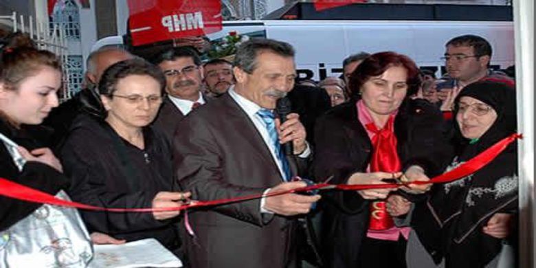 Mhp Gazipaşa Mahallesi Skm Açılışı - MHP Bafra Belediye Başkan Adayı Hasan Aslan Gazipaşa mahallesindeki seçim bürosu coşkulu bir törenle açtı.