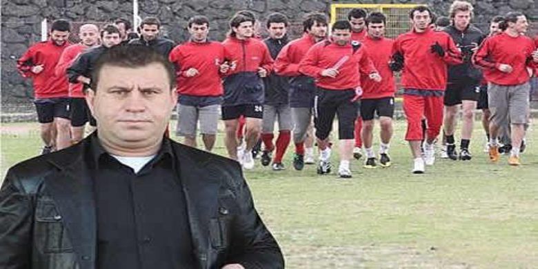 Bafra Belediyespor Arayışta - Bafra Belediyespor, Teknik Direktör Sedat Kalaycı´nın istifasının ardından öncelikli Samsun olmak üzere, İzmir ve Ankara gibi şehirlerde hoca arayışı içerisine girdi.