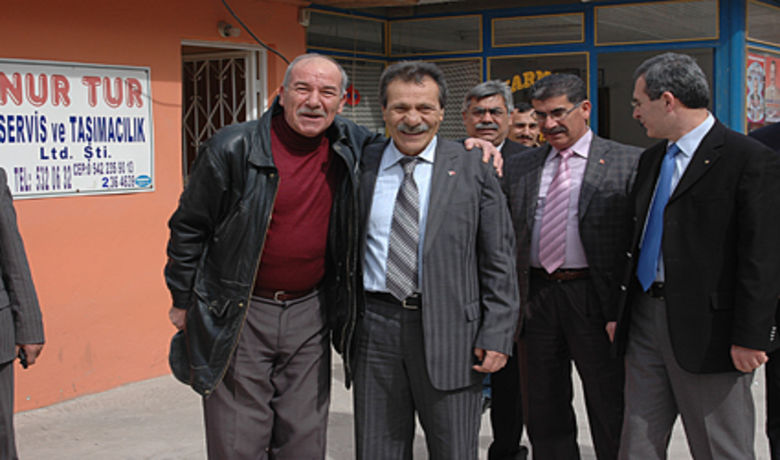 Şoförlerden Aslan'a Destek - Milliyetçi Hareket Partisi (MHP) Bafra Belediye Başkan Adayı Hasan Aslan, Bulvar, Garajlar ve Dolmuş şoförleriyle bir araya geldi.