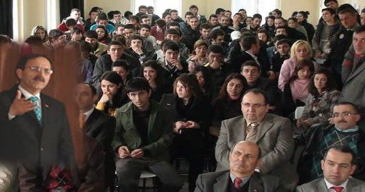 Şahin Üniversite Öğrencileriyle Buluştu