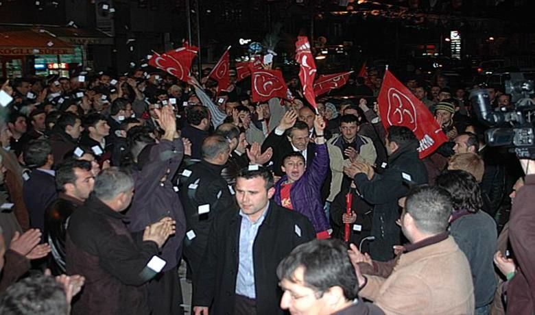 Hasan Aslan'dan '250 Tl Yardım' Sözü Mhp Bafra Belediye Başkan Adayı Hasan Aslan:"İşsizlik Son Bulacak Ve İhtiyaç Sahibi Her Aileye 250 Tl Nakdi Yardım Yapacağız" - MHP Bafra Belediye Başkan Adayı Hasan Aslan, "İşsizlik son bulacak ve ihtiyaç sahibi her aileye 250 TL nakdi yardım yapacağız" dedi.