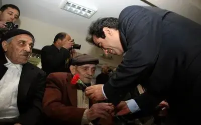 Yaşlılar Yalnız Bırakılmadı Protokol Üyeleri, Huzurevinde Kalan Yaşlıları 'Yaşlılar Haftası' Dolayısıyla Ziyaret Etti