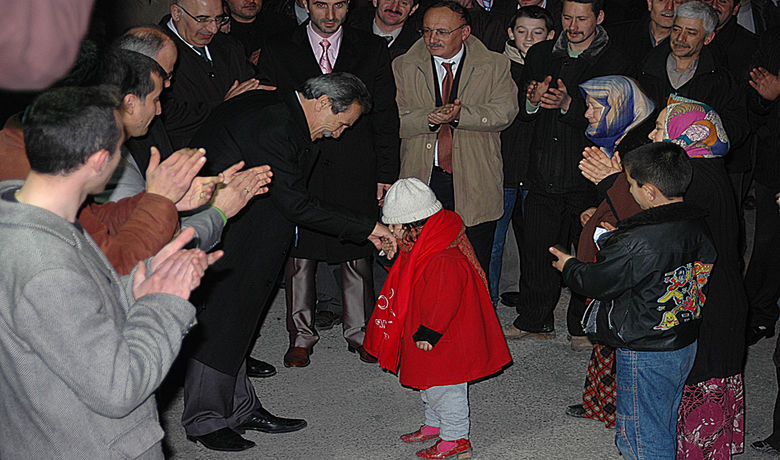 Bafra'da Mhp Açık Hava Toplantısı - Milliyetçi Hareket Partisi(MHP) Bafra Belediye Başkan Adayı Hasan Aslan, Fatih ve İshaklı Mahallelilerinin katılımıyla açık hava toplantısı düzenledi.