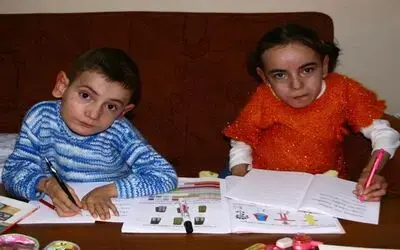 Okula Gidemeyen Çocuklara Evde Eğitim Hizmeti Okula Gidemeyen Hasta Ve Engelli Çocuklara Evlerinde Verilen Eğitimle Derslerinden Geri Kalmamaları Sağlanıyor