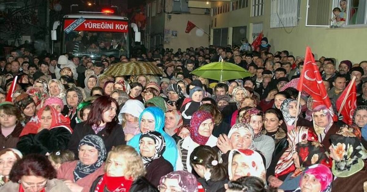 Hasan Aslan'dan Açık Hava Toplantıları Mhp Bafra Belediye Başkan Adayı Hasan Aslan: "Belediyenin Kaynakları Düzgün Yönetilirse Yapılmayacak İş Yoktur"