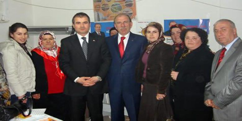 Alaçam İçin 3 Dev Proje - Alaçam`da AK Parti adayı Şadi Uyar`a destek isteyen Samsun Milletvekili Suat Kılıç, ilçenin 3 büyük proje ile değişime hazırlandığını söyledi.