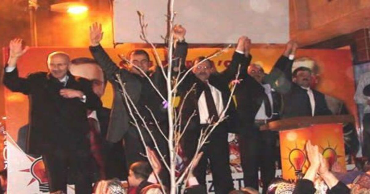 Ak Parti Kutlamalarına Başladı