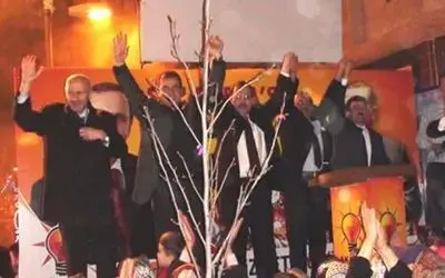 Ak Parti Kutlamalarına Başladı