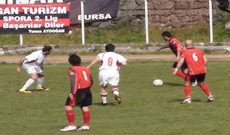 Tff 3. Lig BafraBelediyespor: 1 Kahramanmaraşspor: 2 - TFF 3. Lig Yükselme Grubu'nda Bafra Belediyespor, kendi sahasında Kahramanmaraşspor'a 2-1 yenildi.