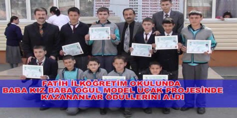 Fatih İlköğretimden Model Uçak Kursu - Bafra Fatih İlköğretim Okulu Türk Hava Kurumu işbirliği ile 13 yaş üstü öğrencilere verilen model uçak kursu sonuçlandı ve kursiyerler ödüllendirildi.