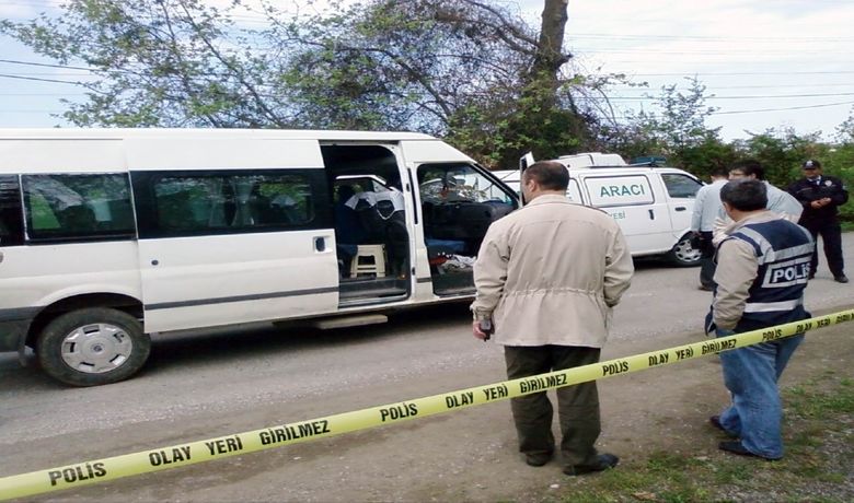 Servis Şoförüne Aracının İçinde İnfaz - Samsun'un Ondokuzmayıs ilçesinde aracının içinde silahlı saldırıya uğrayan okul servisi sürücüsü hayatını kaybetti.