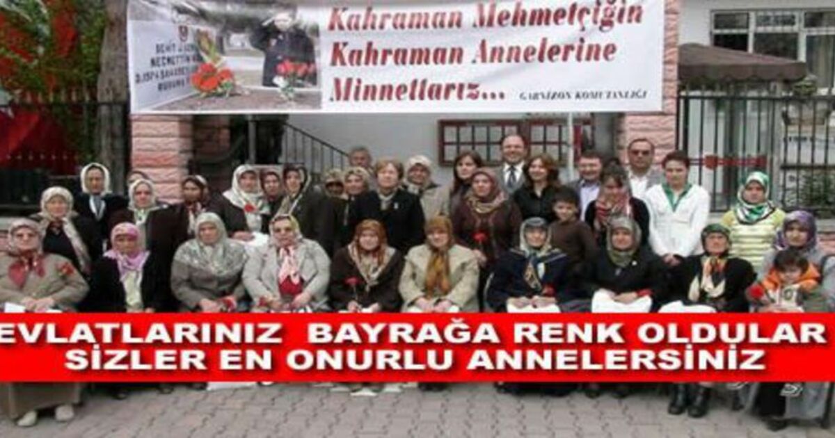 Şehit Annelerine Kahvaltılı Kutlama