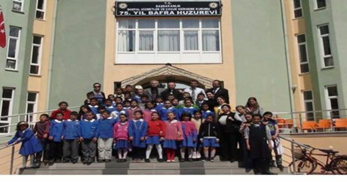 Öğrenciler Huzur Evini Ziyaret Etti