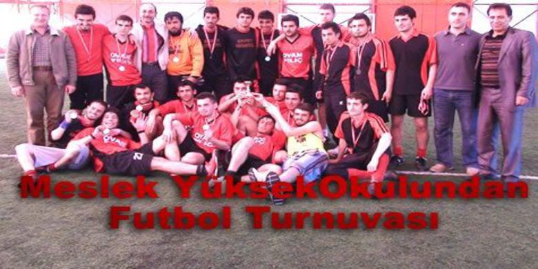Muhasebe Şampiyon Oldu - 19 Mayıs Üniversitesi Bafra Meslek Yüksek Okulu öğrencileri sınıflar arası Bahar Futbol turnuvasında karşı karşıya geldi.