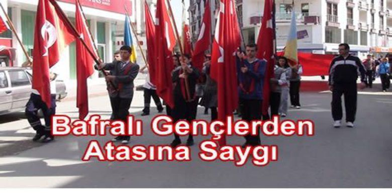 Bafra`da Gençlik Yürüyüşü Düzenlendi - Bafra ilçe Gençlik ve Spor Müdürlüğü tarafından Atatürk`ü anma.