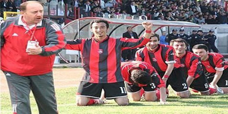Bafra Mucizesi - TFF 3. Lig Yükselme Grubu´nda mücadele eden temsilcimiz Bafra Belediyespor 17. hafta müsabakasında deplasmanda İzmirspor ile karşı karşıya geldi.