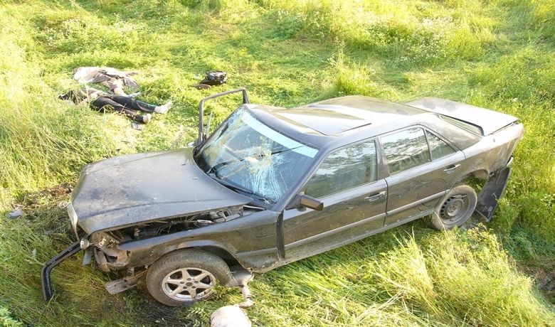 Samsun'da Trafik Kazası: 2 Ölü - Samsun'un 19 Mayıs ilçesinde otomobilin şarampole yuvarlanması sonucu meydana gelen trafik kazasında 2 kişi hayatını kaybetti.