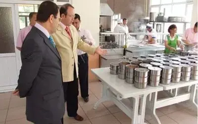 Aş Evi Kapı Kapı Yemek Dağıtıyor