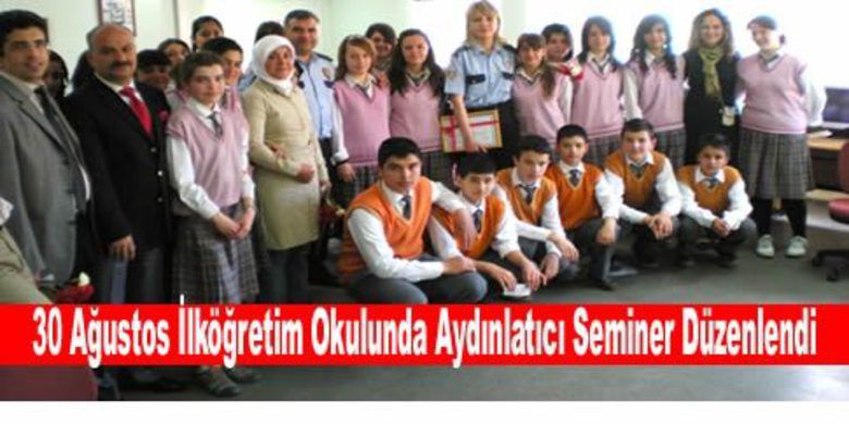 Öğrenciler Meslek Öğrendi - Bafra 30 Ağustos İlköğretim Okulunda Mesleki Rehberlik kapsamında düzenlenen ``Kariyer Günleri`` Projesi hazırlandı