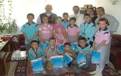 Bafra Fatih İlköğretim'den Öğrencilere Ayakkabı Yardımı
