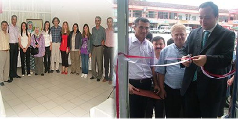 Halk Eğitim Kursiyerlerinden Resim Sergisi - Alaçam Halk Eğitim Merkezi`nin 14 kursiyeri, 7 ay boyunca yaptıkları yağlı boya resimleri Alaçam Cumhuriyet Meydanında Eski Şifa Eczanesinin olduğu yerde sergiledi.