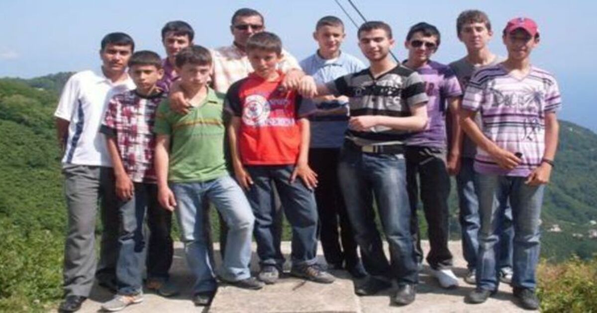 Y.s.v. Başarılı Öğrencilerini Gezdirdi