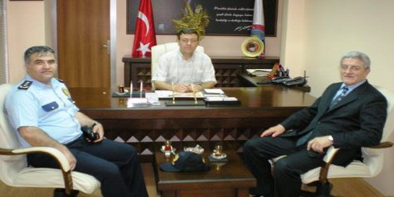 Mustafa İlhan Bafralı`larla Vedalaştı - Emniyet Müdürü Mustafa İlhan  Bafra`da bir dizi ziyaretler gerçekleştrerek Bafralılarla vedalaştı.