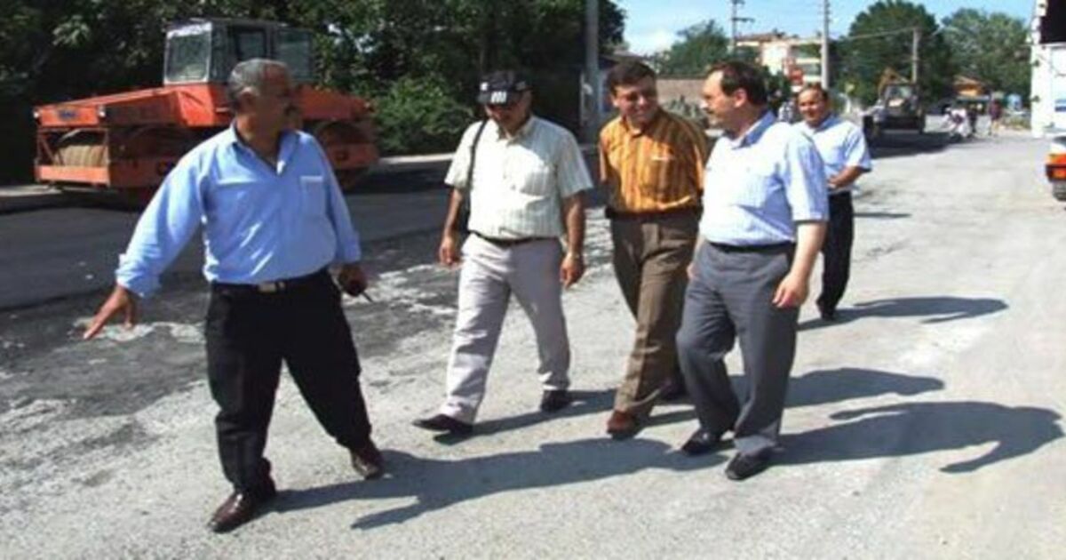 Bafra`da Asfalt Yama Çalışmaları Sürüyor