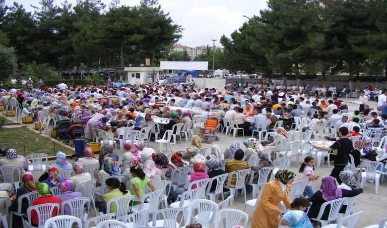 İmam Hatipliler 8. Pilav Gününde Buluştu - 8. Geleneksel Bafra İmam Hatip Lisesi ve Anadolu İmam Hatip Lisesi Mezunları ve Mensupları Buluşma Günü Bafra Anadolu İmam Hatip Lisesi bahçesinde yapıldı.