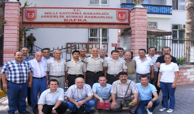 Basın Mensuplarından KomutanaHayırlı Olsun Ziyareti - Samsun'un Bafra ilçesinde görev yapan basın mensupları, Bafra Garnizon Komutanı ve Askerlik Şube Başkanlığı görevine getirilen Per. Bnb. İbrahim Dağtekin'e hayırlı olsun ziyaretinde bulundu.