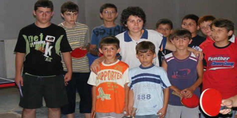Alaçam Halk Eğitimin Kursları Dolu Dizgin - Alaçam Halk Eğitimi Merkezi Müdürlüğü`nce gençlere yönelik güreş ve Masa Tenisi kursu başladı.