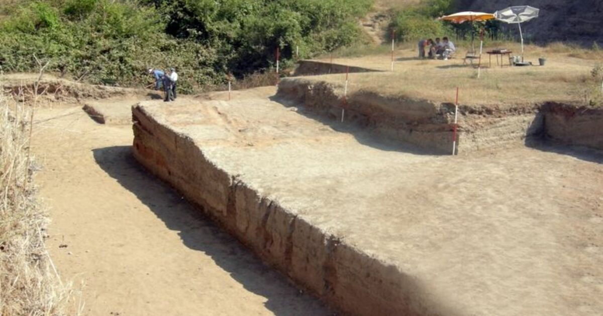 İkiztepe Kazıları, 35. Yılında Yeniden Başladı Samsun'un Bafra İlçesinde 35 Yıldır Sürdürülen, Mö 3000-2400 Yıllarının Araştırıldığı İkiztepe Kazıları Başladı