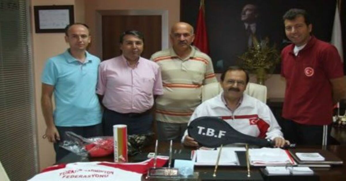 Badmintoncular Başkan Şahin`i Ziyaret Etti